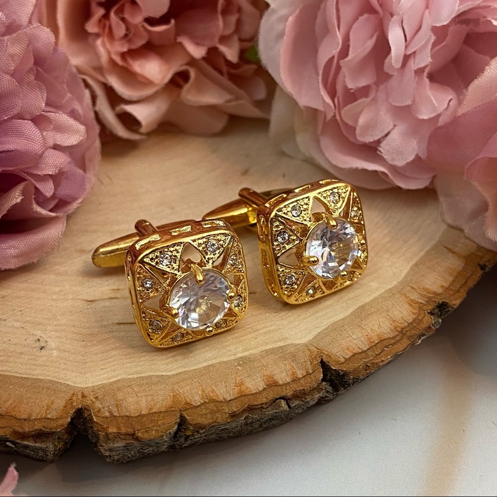 Elegant Rounded Square Gold Crystal Cufflinks - Picture 3 of 16